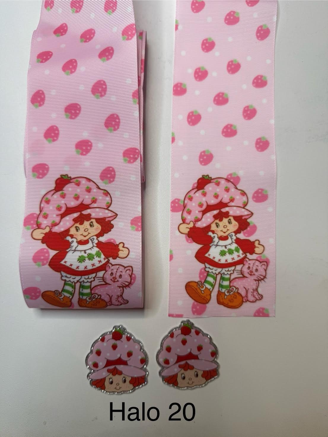 Ribbon with Acrylics Sets/Liston con Resinas (2 yardas de listón vibrante con 2 piezas llamativas de Resinas)