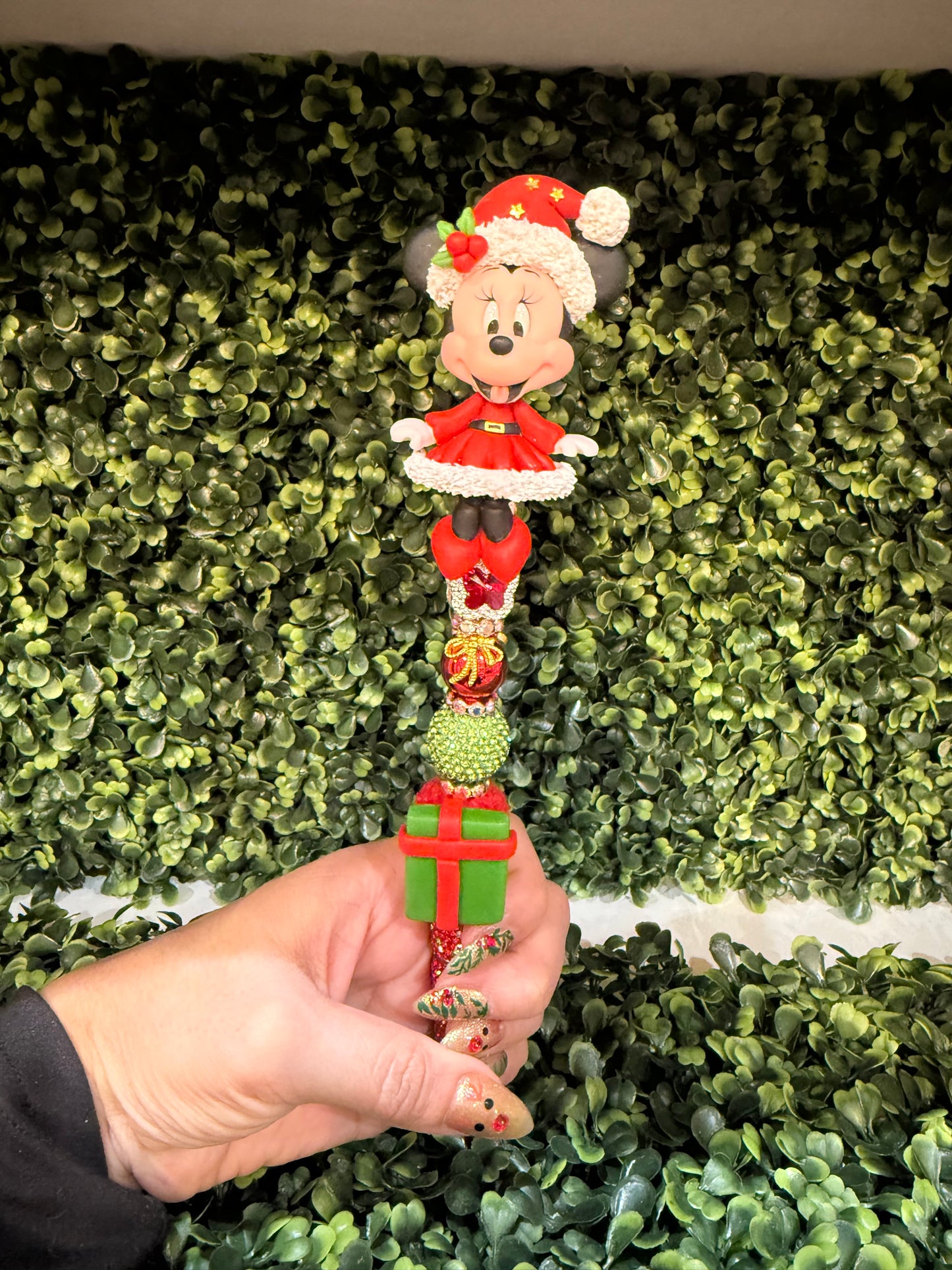 Minnie with Gift made by Juju